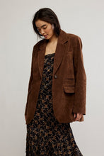 Load image into Gallery viewer, FREE PEOPLE-PAPER CUT VEGAN BLAZER BROWN BEAR
