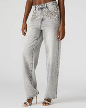 Load image into Gallery viewer, STEVE MADDEN-ERAS JEAN