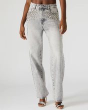 Load image into Gallery viewer, STEVE MADDEN-ERAS JEAN