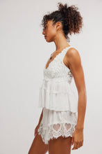 Load image into Gallery viewer, FREE PEOPLE-PETAL PARTY SHAPELESS