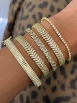 Load image into Gallery viewer, JTG-FULL PAVE ARROW STRETCHY BRACELET