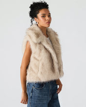 Load image into Gallery viewer, STEVE MADDEN-SAFIRA VEST