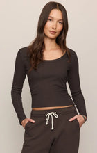 Load image into Gallery viewer, Z SUPPLY- GREYSON SCOOP LONG SLEEVE TOP IN COCOA BEAN
