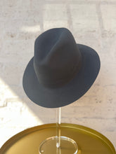 Load image into Gallery viewer, RUBY VIOLET-THE SORELLA HAT