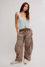 Load image into Gallery viewer, FREE PEOPLE-ONSET PARACHUTE PANT IN DUSTED COCOA