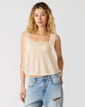 Load image into Gallery viewer, STEVE MADDEN-EASTEN TOP CREAM