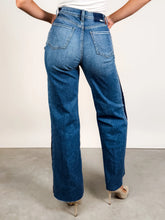 Load image into Gallery viewer, DAZE-FAR OUT IN TUXEDO