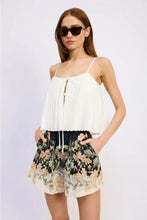Load image into Gallery viewer, EN SAISON-IRIS FLORAL PRINT SHORTS