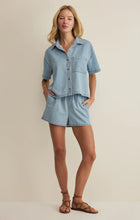 Load image into Gallery viewer, Z SUPPLY-EVERYDAY DENIM BUTTON UP