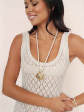Load image into Gallery viewer, ETTIKA-SAND DOLLAR PENDANT NECKLACE