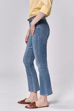 Load image into Gallery viewer, DEAR JOHN-JEANNE MID RISE CROPPED FLARE JEANS TEKAPO