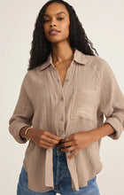 Load image into Gallery viewer, Z SUPPLY-PERFECT AIRY GAUZE BUTTON UP TOP ICED COFFEE