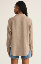 Load image into Gallery viewer, Z SUPPLY-PERFECT AIRY GAUZE BUTTON UP TOP ICED COFFEE