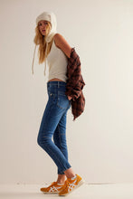 Load image into Gallery viewer, FREE PEOPLE- BEACON MID RISE CROP
