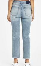 Load image into Gallery viewer, Daze- Daily Driver- Obsessed