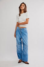 Load image into Gallery viewer, FREE PEOPLE- LOGAN CINCHE CARGO JEAN
