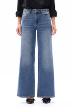 Load image into Gallery viewer, BAYEAS- MID RISE WIDE LEG MEDIUM BLUE
