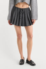 Load image into Gallery viewer, GOOD AMERICAN-THE PLEATED SKIRT
