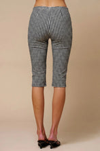 Load image into Gallery viewer, BB- GINGHAM CAPRI PANTS

