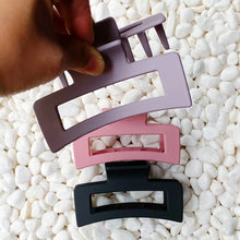 Load image into Gallery viewer, ELLISON + YOUNG-MONOTONE HAIR CLAW
