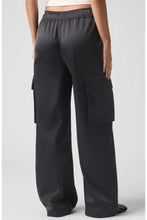 Load image into Gallery viewer, FLORENCE BY MILLS- SATIN CARGO PANT
