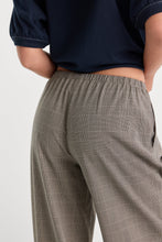 Load image into Gallery viewer, GOOD AMERICAN-THE PULL ON TROUSER
