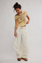 Load image into Gallery viewer, FREE PEOPLE-WALLFLOWER TEE
