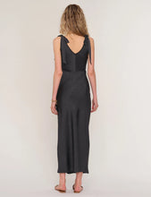Load image into Gallery viewer, HEARTLOOM-EMMIE DRESS IN BLACK
