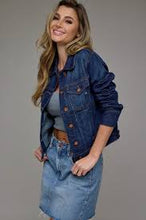Load image into Gallery viewer, HIDDEN-DARK WASH FITTED DENIM JACKET
