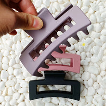 Load image into Gallery viewer, ELLISON + YOUNG-MONOTONE HAIR CLAW
