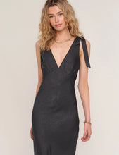 Load image into Gallery viewer, HEARTLOOM-EMMIE DRESS IN BLACK
