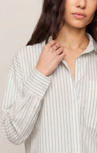 Load image into Gallery viewer, Z SUPPLY-FAVORITE STRIPED BUTTON UP TOP WHITE
