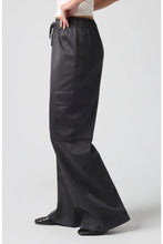 Load image into Gallery viewer, FLORENCE BY MILLS- SATIN CARGO PANT
