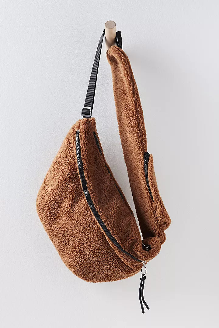 FREE PEOPLE- OVERACHIEVER SHERPA SLING