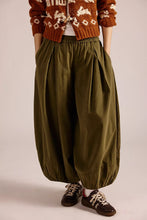 Load image into Gallery viewer, FREE PEOPLE-MOONRIVER BALLOON PANTS IN SAGE
