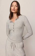 Load image into Gallery viewer, Z SUPPLY-IN FLOW HENLEY TOP IN FEATHER GREY
