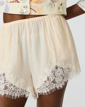 Load image into Gallery viewer, STEVE MADDEN-DAISEE SHORT BIRCH WHITE
