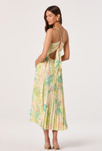 Load image into Gallery viewer, ASTR THE LABEL-BLYTHE DRESS IN GREEN PEACH TROPICAL
