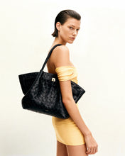 Load image into Gallery viewer, JW PEI-HANA MEDIUM WEAVE TEXTURE TOTE BAG
