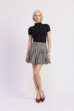 Load image into Gallery viewer, EN SAISON- BOX PLEAT CIRCLE FLARE SKIRT
