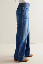 Load image into Gallery viewer, FREE PEOPLE-BREEZY DENIM PULL ON IN COBALT
