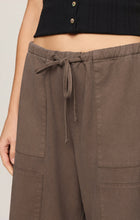 Load image into Gallery viewer, Z SUPPLY-KIT TWILL CARPENTER PANT PEBBLE COAST
