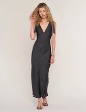 Load image into Gallery viewer, HEARTLOOM-EMMIE DRESS IN BLACK
