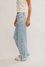 Load image into Gallery viewer, FREE PEOPLE- STRIDE JEAN ROAM FREE
