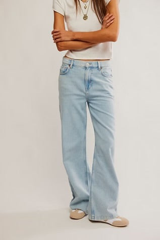 FREE PEOPLE- STRIDE JEAN ROAM FREE