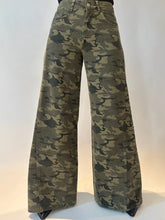 Load image into Gallery viewer, FEARLESS IS- STAC CAMO

