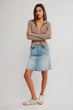 Load image into Gallery viewer, FREE PEOPLE-BRUNCH GIRL ZIP UP
