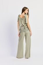 Load image into Gallery viewer, EN SAISON-SEASHELL EMBROIDERED LACE TOP
