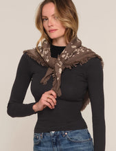 Load image into Gallery viewer, HEARTLOOM-LUMMIE SCARF
