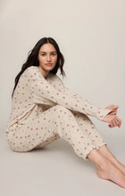 Load image into Gallery viewer, Z SUPPLY-COZY HOLLY SET IN LIGHT OATMEAL HEATHER
